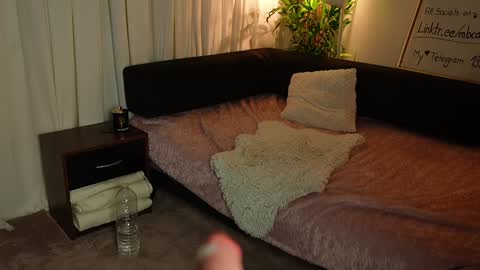 Snapshot of mbca chatting on January 26, 11:39 pm Anna IG mbca anna online show from January 26, 11:39 pm