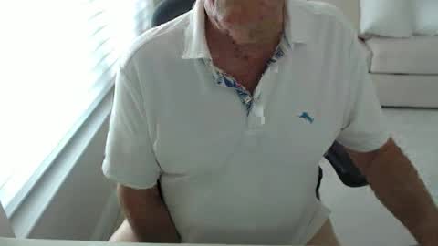 Snapshot of mbeastie chatting on April 28, 2:22 pm Beastie online show from April 28, 2:22 pm