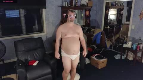 Snapshot of mckhero chatting on December 19, 10:42 pm Sean online show from December 19, 10:42 pm