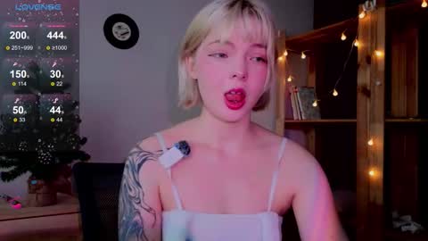 Snapshot of me1inmonro chatting on December 17, 5:24 am me1inmonro online show from December 17, 5:24 am