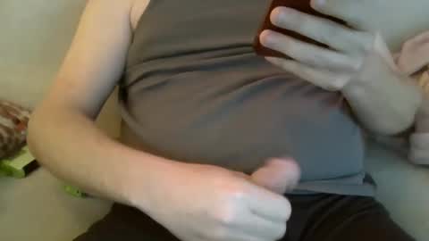 Snapshot of me2283 chatting on December 11, 7:57 pm me2283 online show from December 11, 7:57 pm