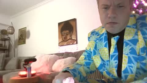 Snapshot of me2283 chatting on December 23, 1:08 am me2283 online show from December 23, 1:08 am