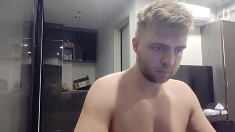 Snapshot of me_andfriend chatting on February 16, 5:04 pm me_andfriend online show from February 16, 5:04 pm