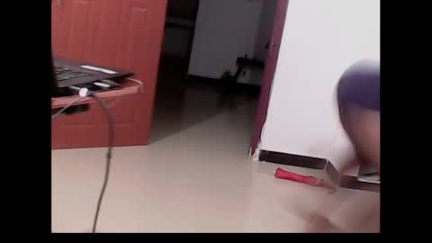 Snapshot of me_hai12 chatting on December 7, 12:30 am me_hai12 online show from December 7, 12:30 am