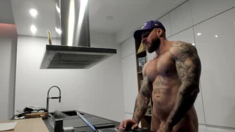 Snapshot of mealphamale chatting on January 22, 2:56 pm Alpha Male online show from January 22, 2:56 pm