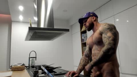 Snapshot of mealphamale chatting on January 24, 1:57 pm Alpha Male online show from January 24, 1:57 pm