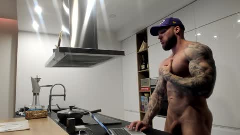 Snapshot of mealphamale chatting on January 7, 4:31 pm Alpha Male online show from January 7, 4:31 pm