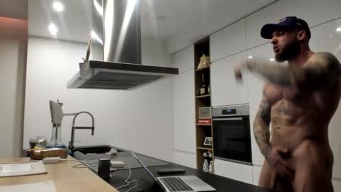 Snapshot of mealphamale chatting on February 23, 7:33 pm Alpha Male online show from February 23, 7:33 pm