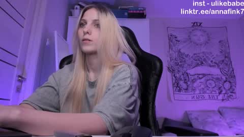 Anna online show from October 5, 9:34 pm