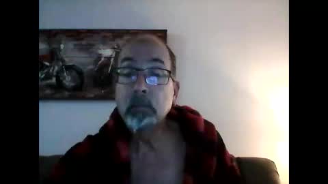 Snapshot of meathome3 chatting on December 2, 12:40 pm me at home online show from December 2, 12:40 pm
