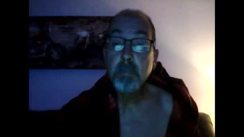 Snapshot of meathome3 chatting on December 9, 12:30 pm me at home online show from December 9, 12:30 pm