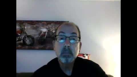 Snapshot of meathome3 chatting on December 18, 1:02 pm me at home online show from December 18, 1:02 pm