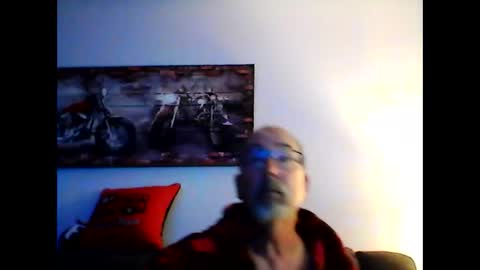 Snapshot of meathome3 chatting on September 13, 11:32 am me at home online show from September 13, 11:32 am