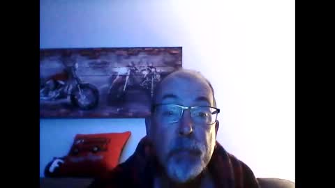Snapshot of meathome3 chatting on September 18, 10:06 am me at home online show from September 18, 10:06 am