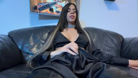   online show from December 22, 7:55 pm