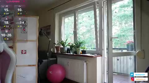Snapshot of medelainexx chatting on June 24, 4:39 pm Milena online show from June 24, 4:39 pm