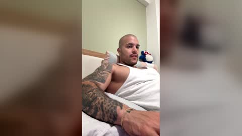 Snapshot of medellindrak chatting on March 2, 12:13 am filippoae online show from March 2, 12:13 am