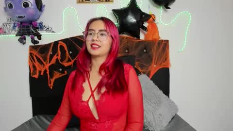 Snapshot of medusa__charity chatting on October 15, 2:39 pm medusa__charity online show from October 15, 2:39 pm