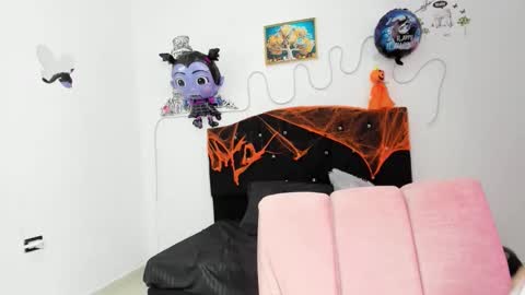 Snapshot of medusa__charity chatting on November 4, 3:33 pm medusa__charity online show from November 4, 3:33 pm