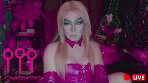 THE QUEEN ALPHA   Queen Medusa Prey online show from February 16, 7:21 pm