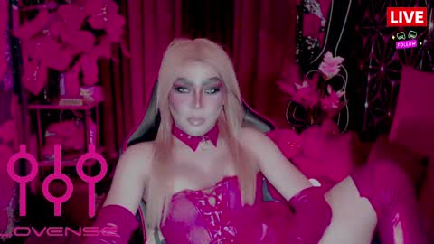 THE QUEEN ALPHA   Queen Medusa Prey online show from April 1, 5:52 am