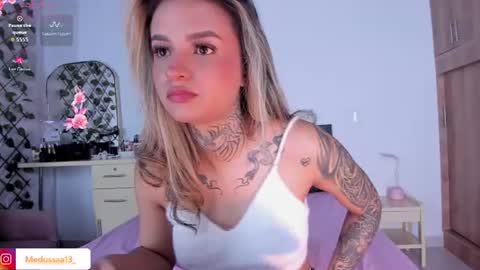 Snapshot of medussa13 chatting on July 15, 1:05 pm medussa13 online show from July 15, 1:05 pm