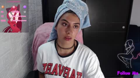 Snapshot of medussa_kat chatting on January 26, 9:18 pm Katrina online show from January 26, 9:18 pm