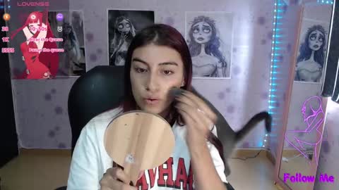 Snapshot of medussa_kat chatting on February 17, 8:15 pm Katrina online show from February 17, 8:15 pm
