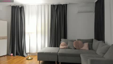 MedussaEyes online show from February 7, 11:34 pm