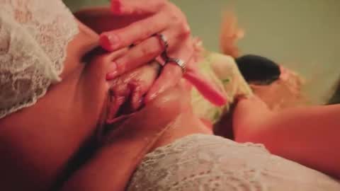 meeeewmeeeeow online show from November 4, 9:25 pm