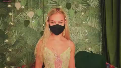 meeeewmeeeeow online show from November 7, 8:31 pm