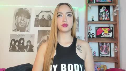 Emily online show from November 18, 9:19 pm