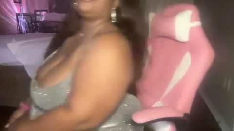 Snapshot of meetsouthernpeach chatting on December 22, 7:31 pm Southern Peach online show from December 22, 7:31 pm