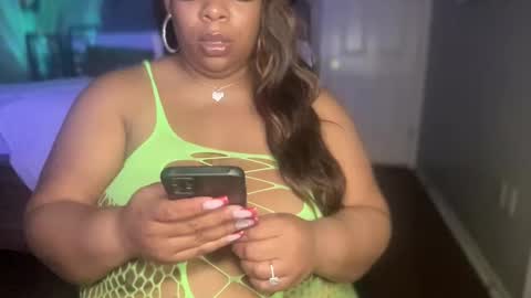 Snapshot of meetsouthernpeach chatting on December 23, 3:40 am Southern Peach online show from December 23, 3:40 am