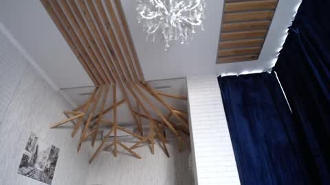 Max online show from April 9, 1:49 pm