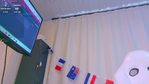 Snapshot of megan_browns1 chatting on July 7, 12:42 pm Megan online show from July 7, 12:42 pm