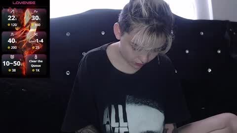 Megan and sophi online show from November 21, 5:33 pm