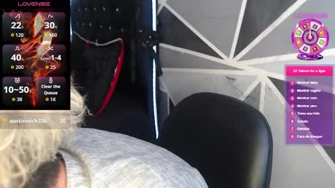 Snapshot of megan_coop3r_ chatting on January 10, 2:41 pm Megan and sophi online show from January 10, 2:41 pm