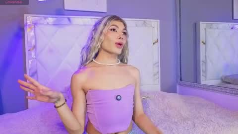 Snapshot of megan_do_santos chatting on June 6, 8:13 pm megan do santos online show from June 6, 8:13 pm