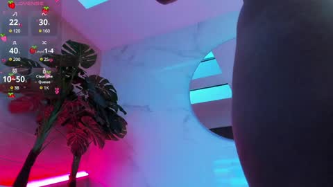     online show from January 25, 12:05 pm