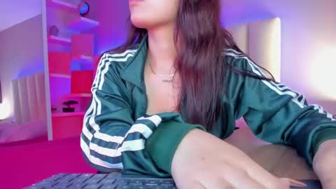     online show from March 6, 11:36 am