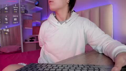     online show from March 7, 11:40 am