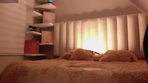     online show from October 8, 12:03 pm