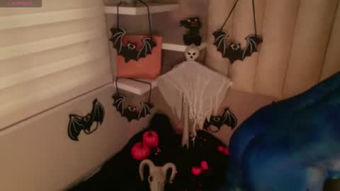     online show from October 10, 1:21 pm