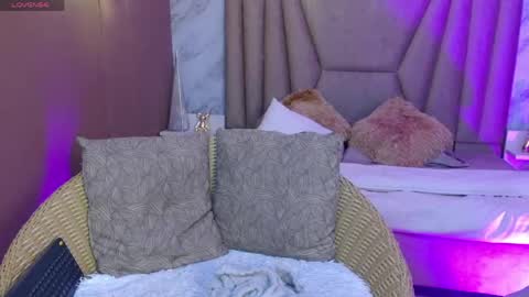 megan_saint online show from May 31, 1:51 pm