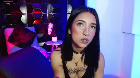Snapshot of megan_saint chatting on July 5, 9:22 pm megan_saint online show from July 5, 9:22 pm