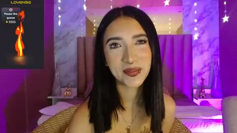 Snapshot of megan_saint chatting on July 8, 1:48 pm megan_saint online show from July 8, 1:48 pm