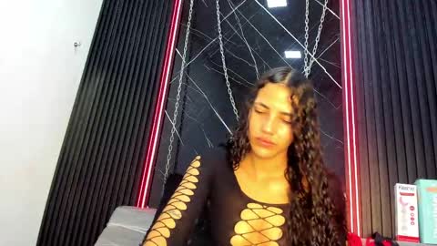 Snapshot of megan_siner chatting on May 12, 12:35 pm Megan Siner online show from May 12, 12:35 pm