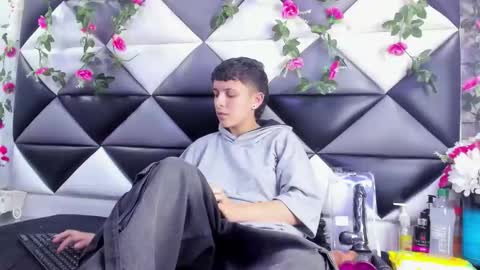 megan_thompsonn_ online show from November 27, 2:13 am