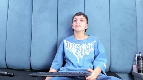 megan_thompsonn_ online show from March 29, 2:33 am